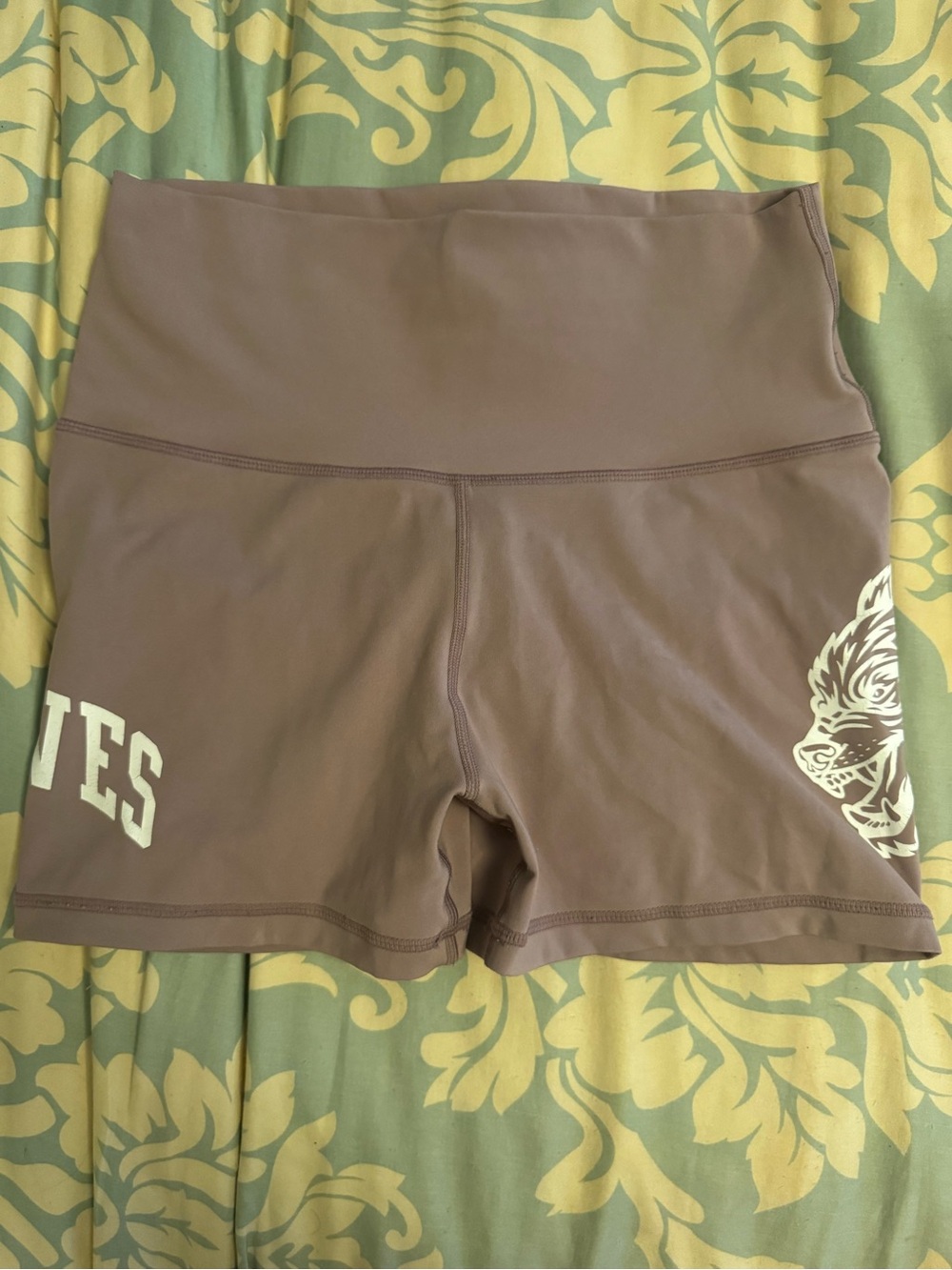 Darc Sport size medium dusty pink shorts